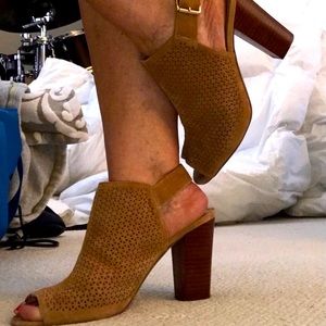 Tahari Camel Suede open-toed Sandals